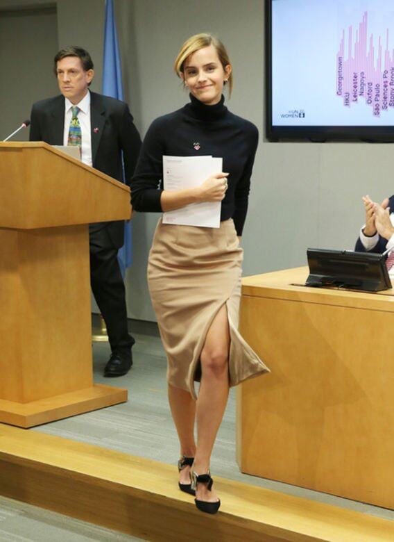 Emma Watson的智慧穿衣哲學 1 : 高材生x簡約知性身為高材生當然熱愛讀書，她