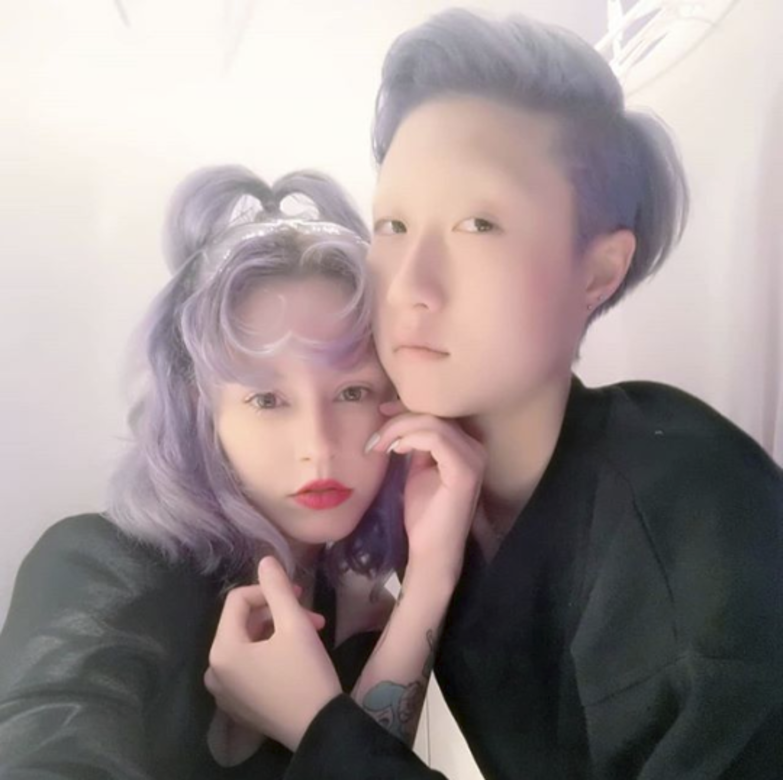 Andi間中亦會穿搭吳卓林喜歡的黑色系,你又有沒有發現除了衣著穿搭,他 Andi間中亦會穿搭吳卓林喜歡的黑色系,你又有沒有發現除了衣著穿搭,他