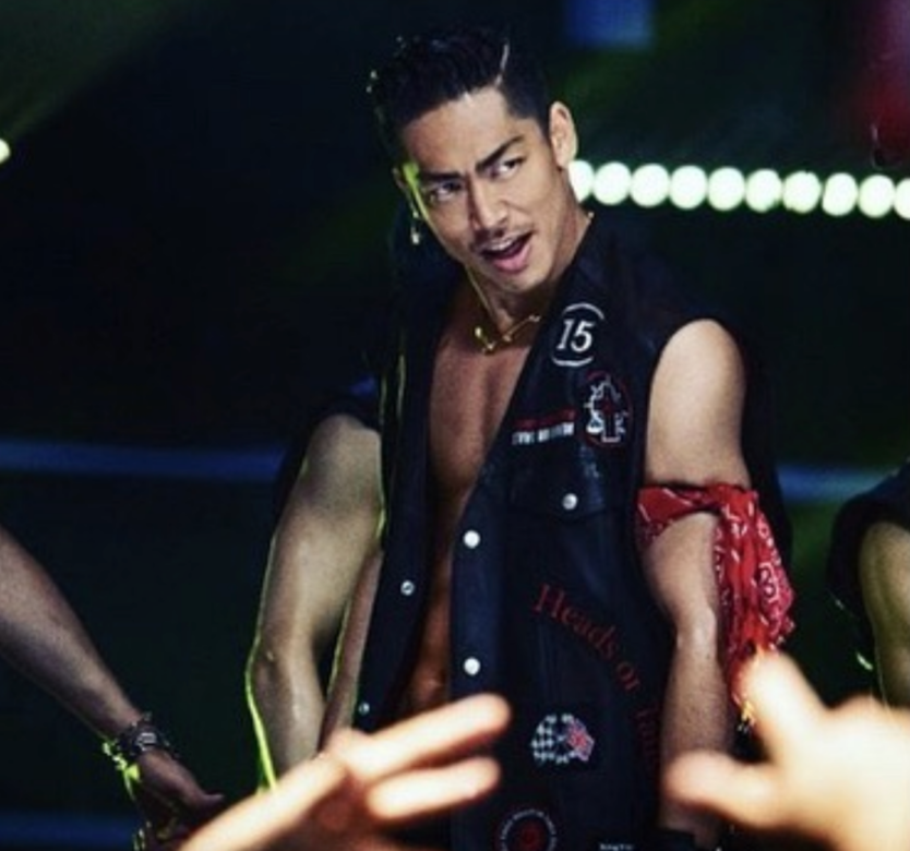 AKIRA於06年加入EXILE,而EXILE 是一隊日本非常有名氣的14人男團。16歲便開始學 AKIRA於06年加入EXILE,而EXILE 是一隊日本非常有名氣的14人男團。16歲便開始學