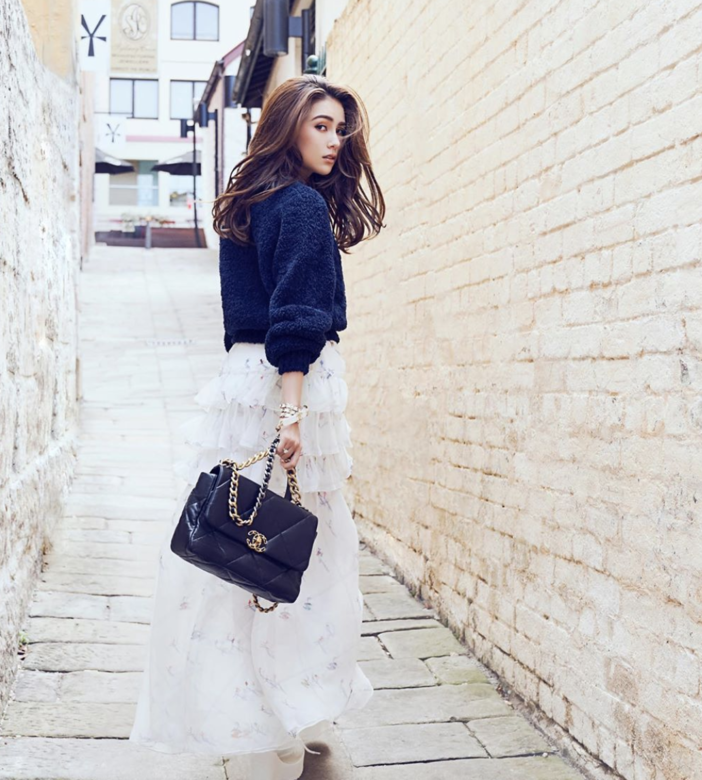 昆凌在歐洲分享ootd 昆凌在歐洲分享ootd