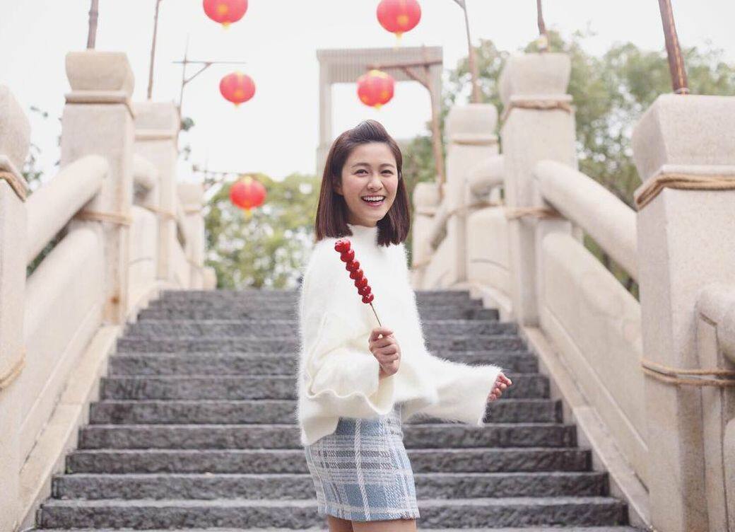 藍白配色打造出青春魅力 藍白配色打造出青春魅力