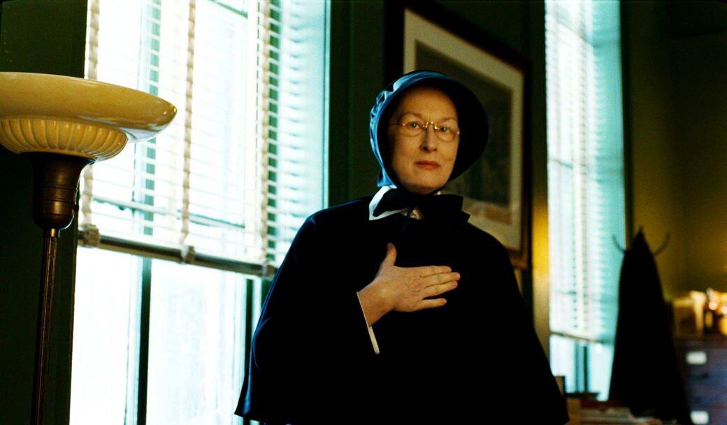 《聖訴》(Doubt) - Sister Aloysius Beauvier在《聖訴》中,梅麗史翠普飾演以鐵腕管治的天主教學校校長 《聖訴》(Doubt) - Sister Aloysius Beauvier在《聖訴》中,梅麗史翠普飾演以鐵腕管治的天主教學校校長