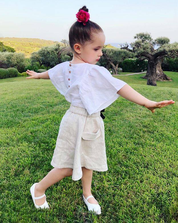 Ioni Conran人仔細細已經懂得擺很多pose,再加上名模母親的培養和遺傳,相信她 Ioni Conran人仔細細已經懂得擺很多pose,再加上名模母親的培養和遺傳,相信她