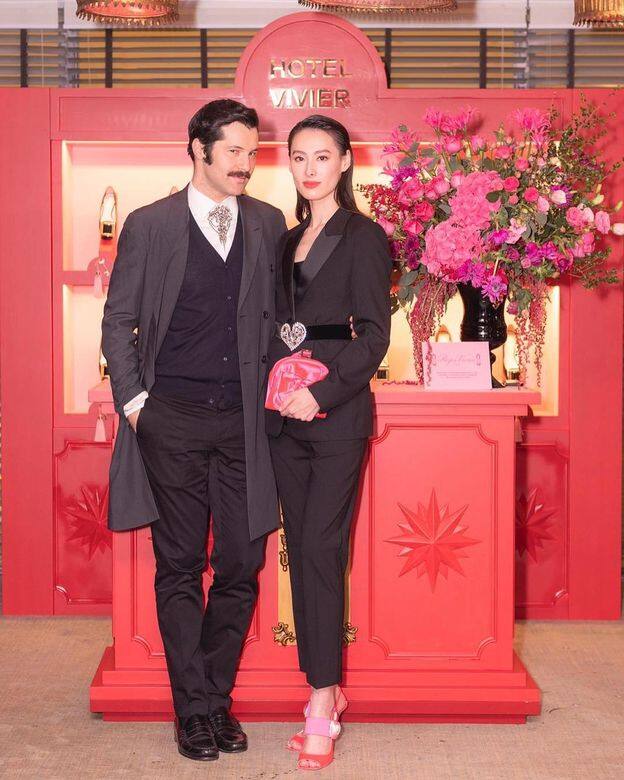 白色西裝外套簡潔優美 白色西裝外套簡潔優美