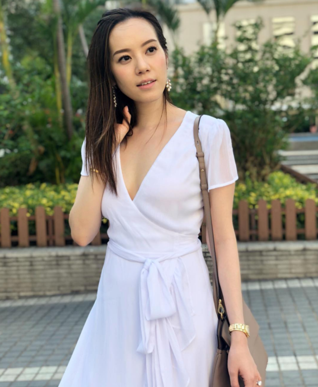 自信美麗的Jessica即將於明年成為人妻,相信未來在穿搭上也會慢慢像汪詩 自信美麗的Jessica即將於明年成為人妻,相信未來在穿搭上也會慢慢像汪詩