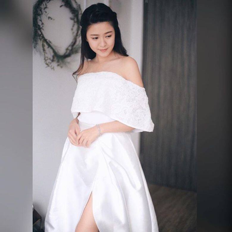 白色婚紗裙令江嘉敏顯得更柔美 白色婚紗裙令江嘉敏顯得更柔美