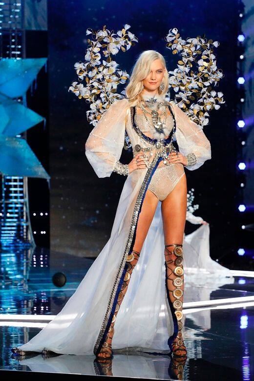 Karlie Kloss 是眾所周知的Victoria’s Secret Angel之一,早前上海的騷她也有份當天使模特兒 Karlie Kloss 是眾所周知的Victoria’s Secret Angel之一,早前上海的騷她也有份當天使模特兒
