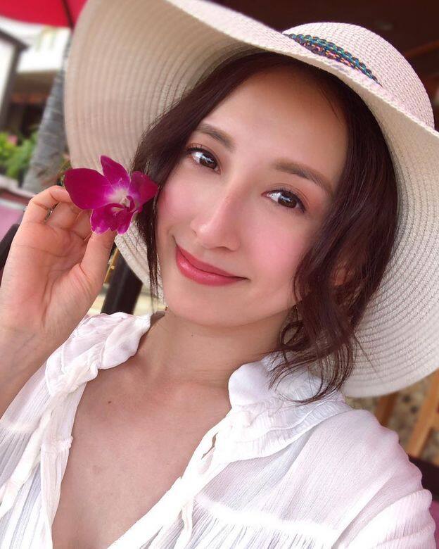 龔嘉欣為拍攝節目去了夏威夷,更不吝嗇上傳度假和泳衣照,大曬健康性 龔嘉欣為拍攝節目去了夏威夷,更不吝嗇上傳度假和泳衣照,大曬健康性