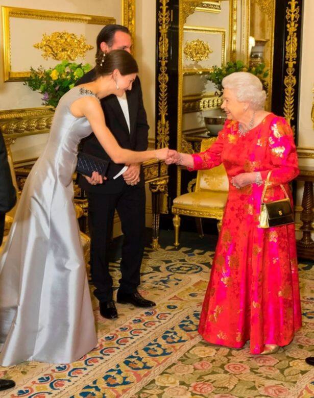 現在,Kendra Spears都會不時跟隨丈夫出訪不同國家。今年3月,二人就到英國溫莎 現在,Kendra Spears都會不時跟隨丈夫出訪不同國家。今年3月,二人就到英國溫莎