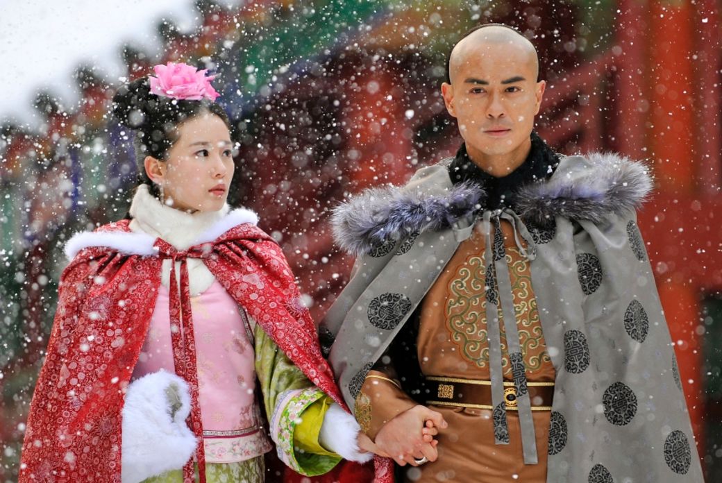 2011年鄭嘉穎拍攝內地劇《步步驚心》飾演八爺,讓他在內地瞬間爆紅,大受歡 2011年鄭嘉穎拍攝內地劇《步步驚心》飾演八爺,讓他在內地瞬間爆紅,大受歡