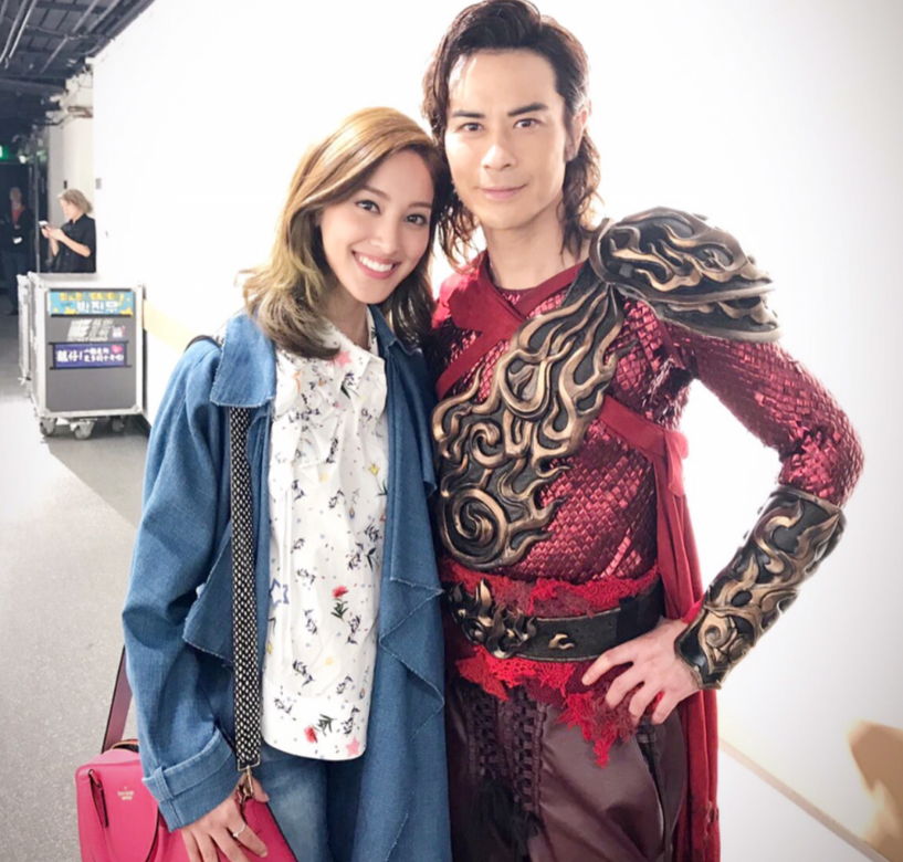 早前鄭嘉穎參演《風雲5D音樂劇》,以cosplay造型飾演步驚雲,剛勁十足,贏得不 早前鄭嘉穎參演《風雲5D音樂劇》,以cosplay造型飾演步驚雲,剛勁十足,贏得不