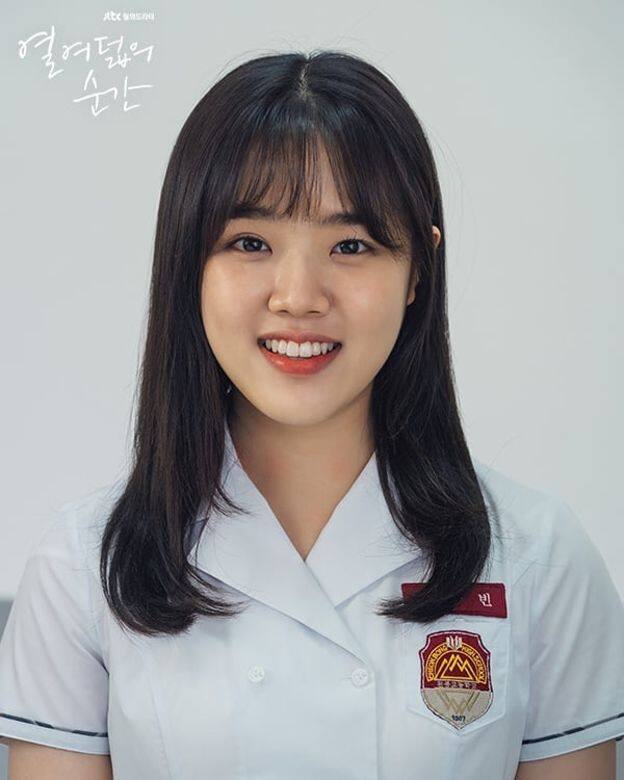 18歲的金香起演18歲的學生再合適不過了,穿起校服充滿青春校園氣息! 18歲的金香起演18歲的學生再合適不過了,穿起校服充滿青春校園氣息!