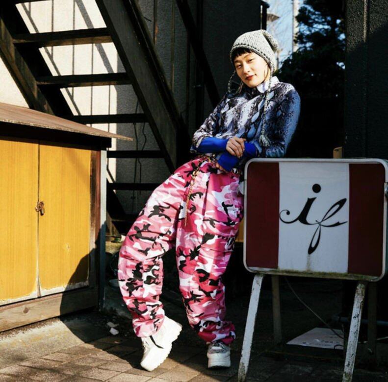 KOM_I穿casual wear都愛滿身圖案,今年繼續火紅的animal print居然可以這樣組合!粉 KOM_I穿casual wear都愛滿身圖案,今年繼續火紅的animal print居然可以這樣組合!粉