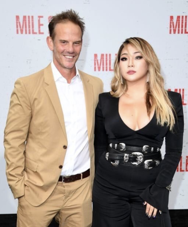CL 氣派十足的女皇穿搭 CL 氣派十足的女皇穿搭