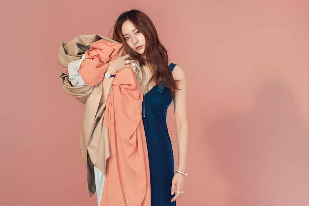 外冷內熱的高冷美人!f(x)Krystal鄭秀晶帥氣冷艷兼備的時尚穿搭 外冷內熱的高冷美人!f(x)Krystal鄭秀晶帥氣冷艷兼備的時尚穿搭
