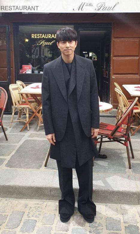 孔劉早前出席 Louis Vuitton SS20 男裝秀,簡約全黑裝成功俘虜萬千少女 孔劉早前出席 Louis Vuitton SS20 男裝秀,簡約全黑裝成功俘虜萬千少女