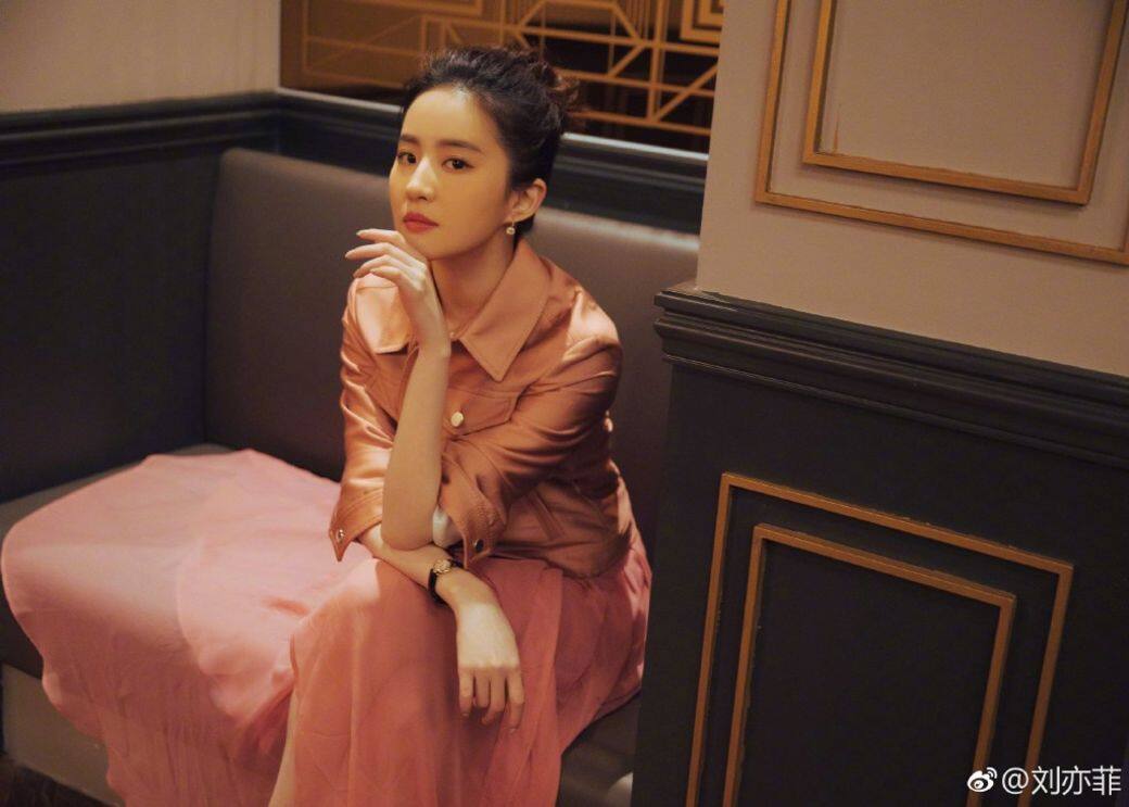 粉色穿搭加強少女感 粉色穿搭加強少女感
