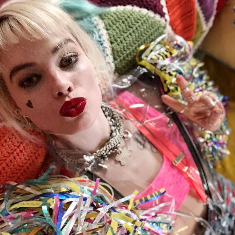 而主角Margot Robbie也於Instagram上載Harley Quinn的相片 而主角Margot Robbie也於Instagram上載Harley Quinn的相片
