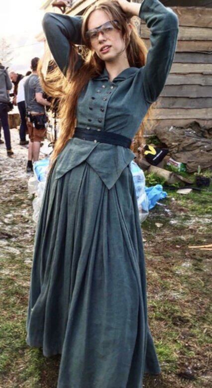 這位個性臉女生Maya Hawke只有21歲,兩年前已經在出道作BBC迷你劇《Little Women》擔正 這位個性臉女生Maya Hawke只有21歲,兩年前已經在出道作BBC迷你劇《Little Women》擔正