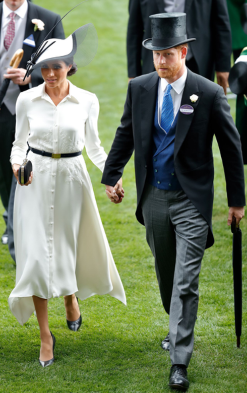 梅根馬克爾(Meghan Markle)為甚麼婚後穿搭只有白色?揭露英國皇室媳婦的衣着秘密 梅根馬克爾(Meghan Markle)為甚麼婚後穿搭只有白色?揭露英國皇室媳婦的衣着秘密