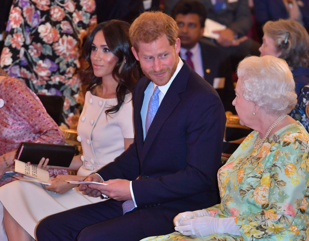 梅根馬克爾(Meghan Markle)為甚麼婚後穿搭只有白色?揭露英國皇室媳婦的衣着秘密 梅根馬克爾(Meghan Markle)為甚麼婚後穿搭只有白色?揭露英國皇室媳婦的衣着秘密
