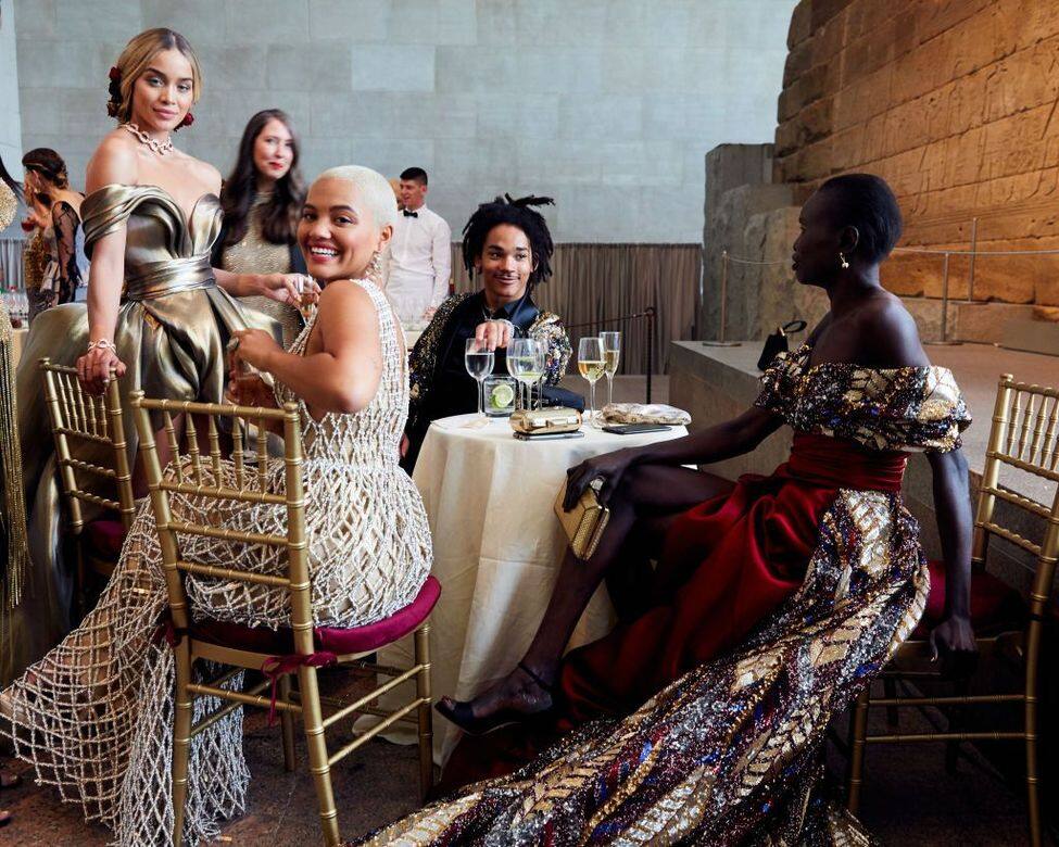 LLE:Met Gala 紅毯上有遇過什麼意外危機讓你捏把冷汗嗎?Simon Hallin:Met Gala 我們通常 LLE:Met Gala 紅毯上有遇過什麼意外危機讓你捏把冷汗嗎?Simon Hallin:Met Gala 我們通常
