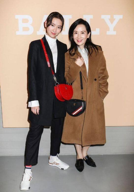 龔慈恩支持女兒入行, Ashley 有自己的想法,以成為出色的唱作歌手為目標。 龔慈恩支持女兒入行, Ashley 有自己的想法,以成為出色的唱作歌手為目標。