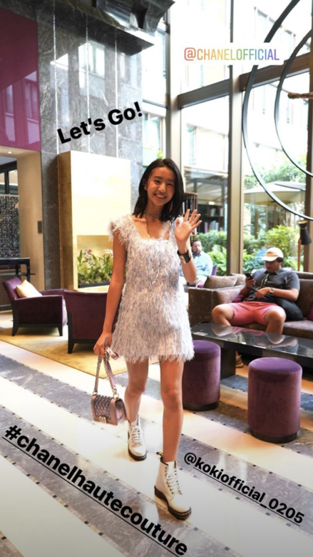 出現了!Koki穿起淡紫色連身裙,配搭型格choker和充滿cyber感的「獨角獸色」Chanel手袋 出現了!Koki穿起淡紫色連身裙,配搭型格choker和充滿cyber感的「獨角獸色」Chanel手袋