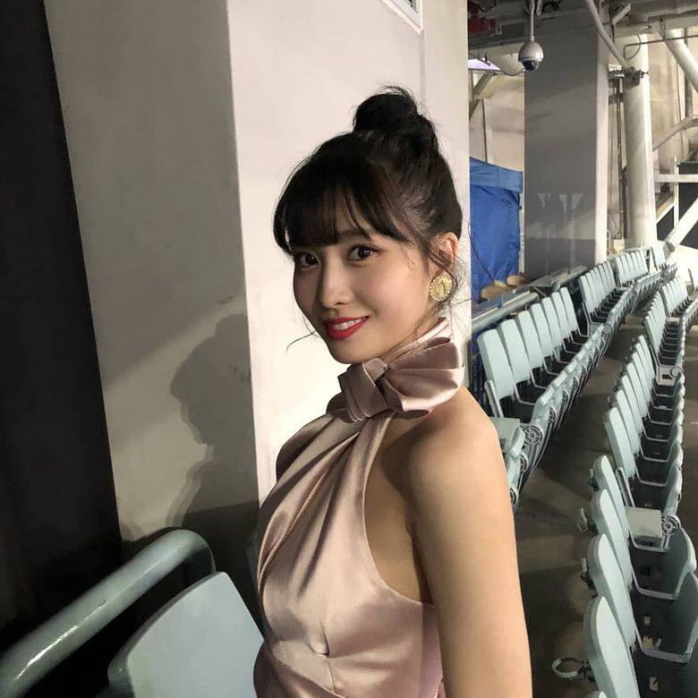 看演唱會,聽講座或坐教室可以穿什麼呢?Momo示範一件簡單但帶有點小心 看演唱會,聽講座或坐教室可以穿什麼呢?Momo示範一件簡單但帶有點小心