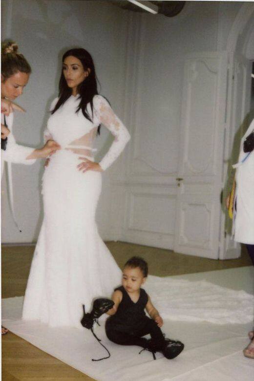 Kardashian West也是Ricardi Tisci的好友兼繆思,有功於Tisci替Givenchy所建立的華麗形象。她出席Met Kardashian West也是Ricardi Tisci的好友兼繆思,有功於Tisci替Givenchy所建立的華麗形象。她出席Met