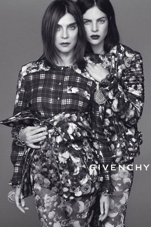 在2013的秋冬系列,Givenchy推出了一個以Carine與她女兒Julia為本的親子模特企劃。除 在2013的秋冬系列,Givenchy推出了一個以Carine與她女兒Julia為本的親子模特企劃。除