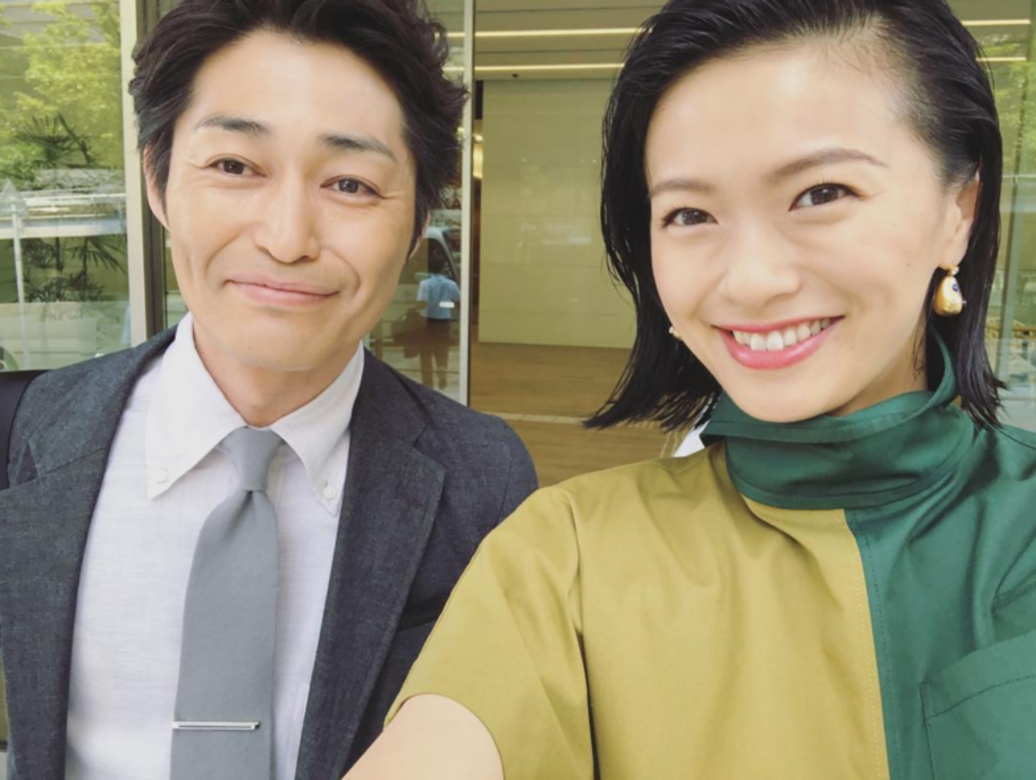 在片中,榮倉奈奈和丈夫結婚3年後蘊釀溝通問題,現實中的她和年輕1 在片中,榮倉奈奈和丈夫結婚3年後蘊釀溝通問題,現實中的她和年輕1