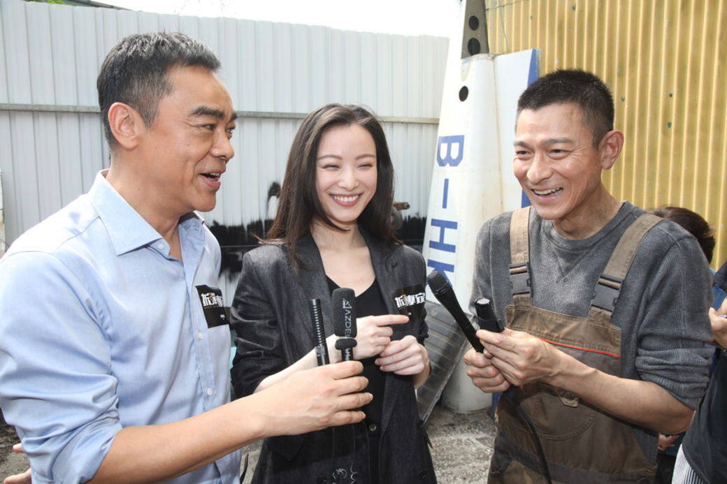 倪妮第一次接拍港產片《拆彈專家2》 ,她表示起初都不適應港產片急促的 倪妮第一次接拍港產片《拆彈專家2》 ,她表示起初都不適應港產片急促的