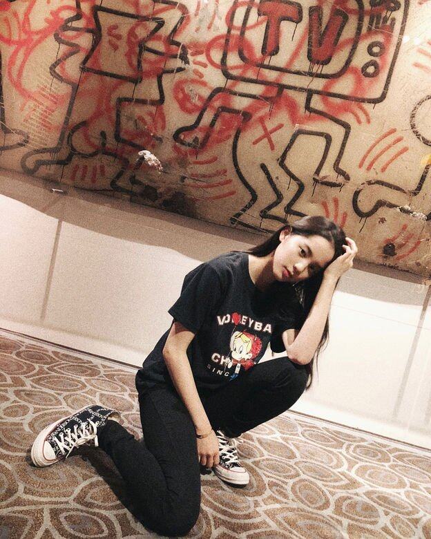 看歐陽娜娜Instagram學私下穿搭:Converse休閒鞋的配搭 看歐陽娜娜Instagram學私下穿搭:Converse休閒鞋的配搭