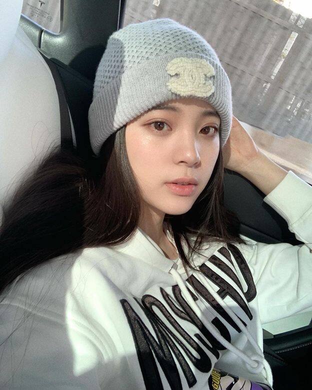 靠vlog圈粉的女明星,歐陽娜娜算是第一個了,這麼真實又元氣的少女誰會 靠vlog圈粉的女明星,歐陽娜娜算是第一個了,這麼真實又元氣的少女誰會
