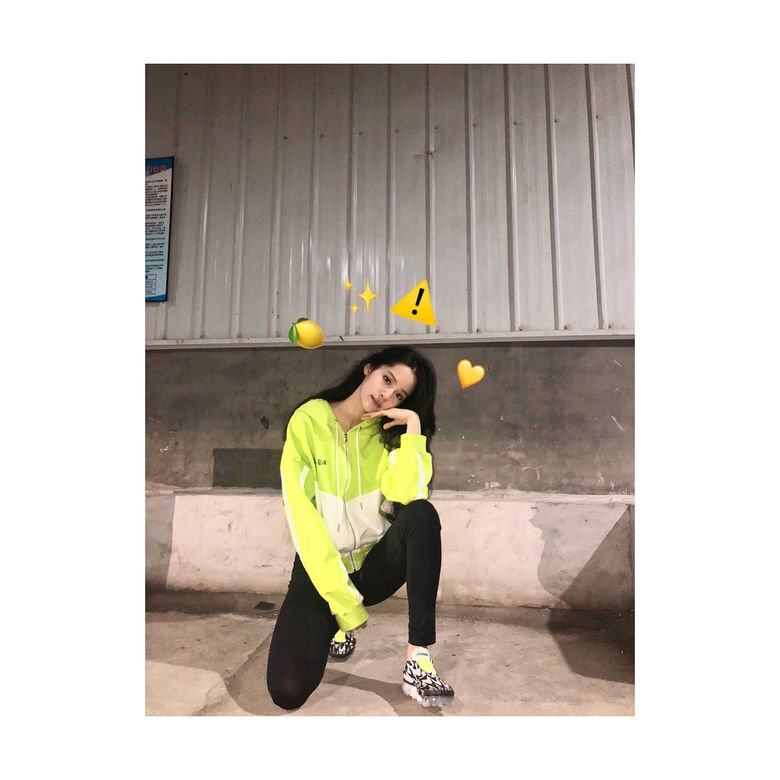看歐陽娜娜Instagram學私下穿搭:中性風格 看歐陽娜娜Instagram學私下穿搭:中性風格