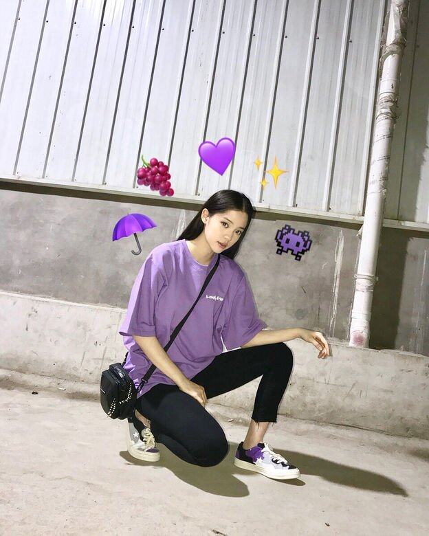 看歐陽娜娜Instagram學私下穿搭:亮色系 看歐陽娜娜Instagram學私下穿搭:亮色系