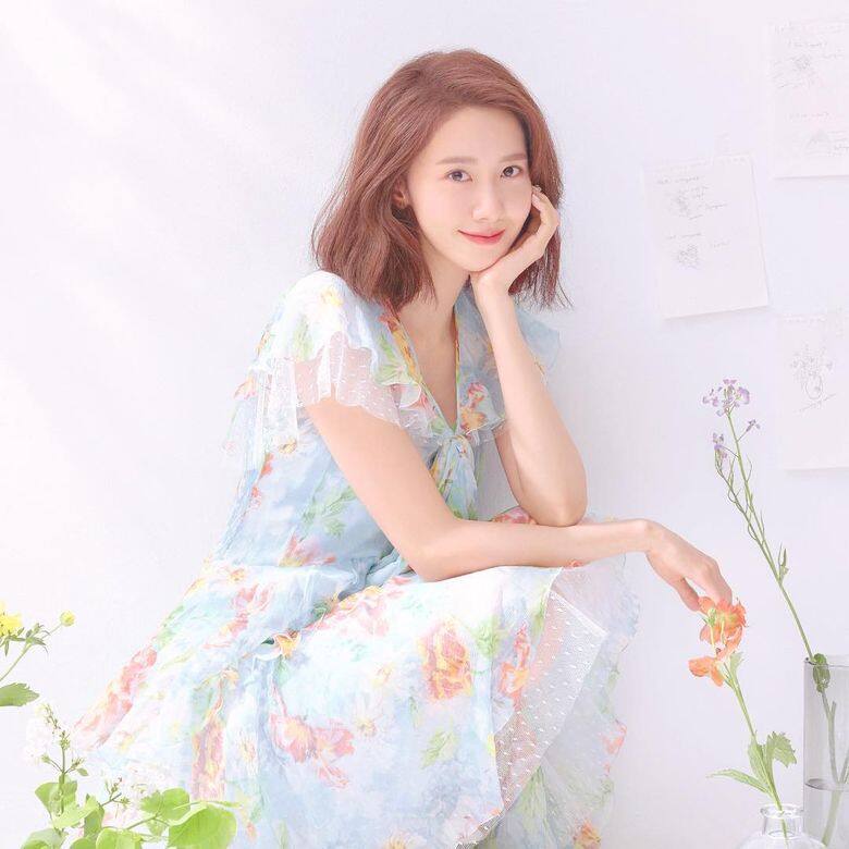 允兒在型格與柔美之間切換自如 允兒在型格與柔美之間切換自如