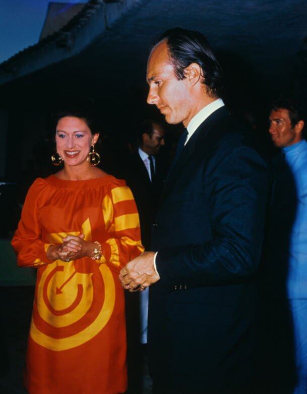 Princess Margaret的時尚地位不是浪得虛名,看她以statement earrings點綴搶眼的度假風打扮,就知 Princess Margaret的時尚地位不是浪得虛名,看她以statement earrings點綴搶眼的度假風打扮,就知