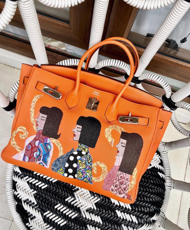 Heart Evangelista還將她的藝術發揮到她的愛馬仕Birkin Bag之上,將靈感以油畫方式畫於 Heart Evangelista還將她的藝術發揮到她的愛馬仕Birkin Bag之上,將靈感以油畫方式畫於