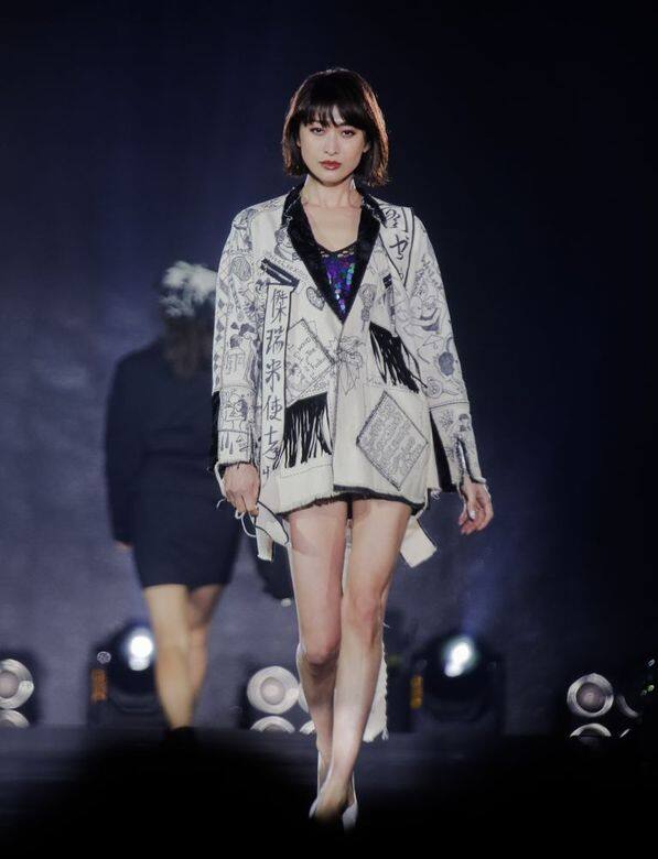 日本巨星雲集的時裝騷AFA亞洲時尚大賞絕對少不了一場時裝騷！這次伸