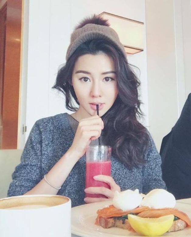 別以為樣子甜美的楊埕就是文靜女生一名,她小時候曾學過打鼓又識花式溜冰 別以為樣子甜美的楊埕就是文靜女生一名,她小時候曾學過打鼓又識花式溜冰
