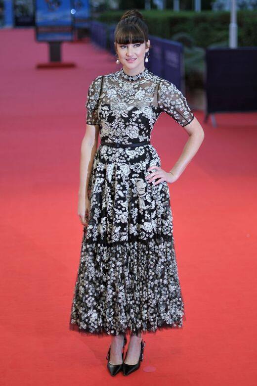 Shailene Woodley紅地氈上的強悍系性感穿搭Shailene Woodley在大銀幕上呈現近似家暴式的腫 Shailene Woodley紅地氈上的強悍系性感穿搭Shailene Woodley在大銀幕上呈現近似家暴式的腫