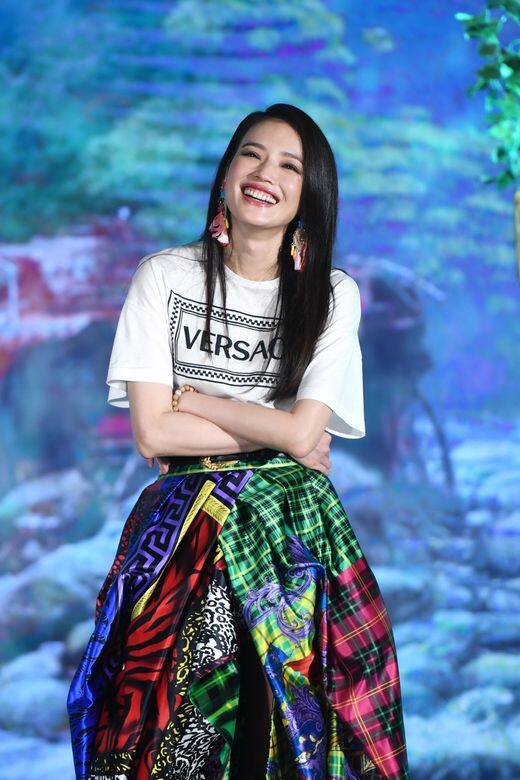 老公搶著放閃!舒淇當「馮太」後回春打扮更少女、更可愛! 老公搶著放閃!舒淇當「馮太」後回春打扮更少女、更可愛!