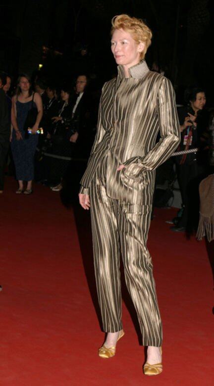 不少人都愛以「雌雄同體」形容Tilda Swinton,而她亦曾表示最欣賞20年代法國藝術 不少人都愛以「雌雄同體」形容Tilda Swinton,而她亦曾表示最欣賞20年代法國藝術