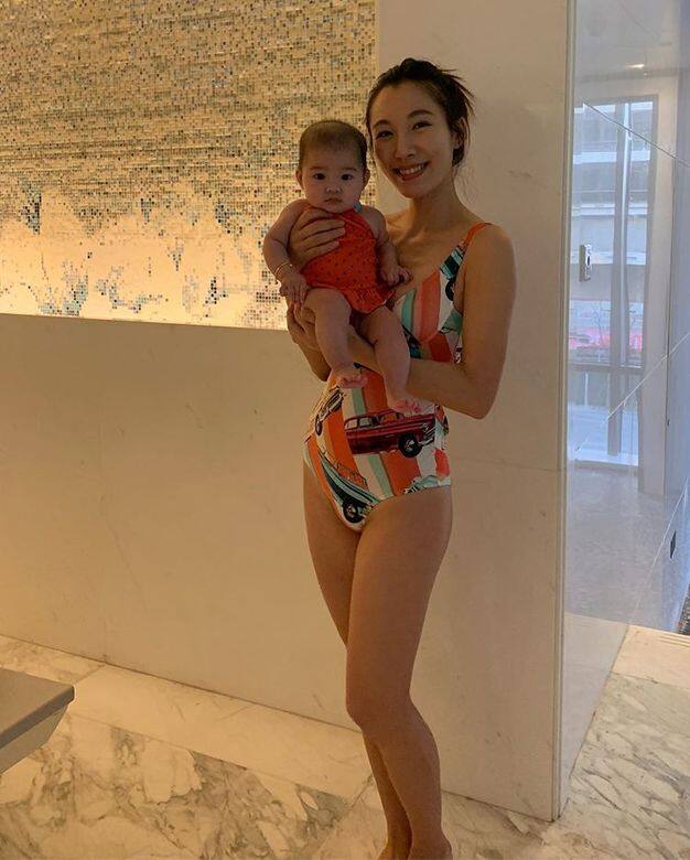 李美慧下嫁富商打扮保持樸素優雅,與大家族同歐遊享家庭樂 李美慧下嫁富商打扮保持樸素優雅,與大家族同歐遊享家庭樂