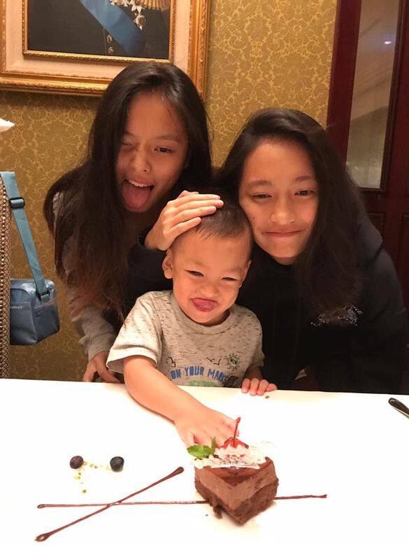 將兩個繼女視如己出 將兩個繼女視如己出