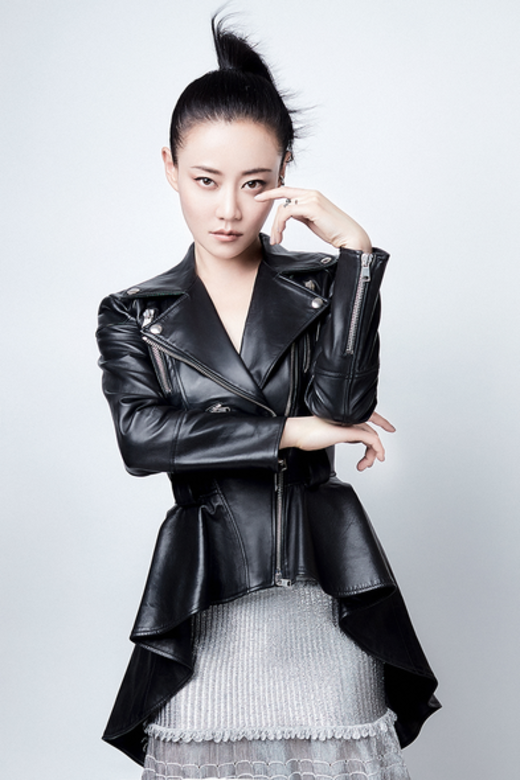 說到鋼管舞,觀眾看了就深信演員即使不是舞林高手,也是稍為「吃過夜粥 說到鋼管舞,觀眾看了就深信演員即使不是舞林高手,也是稍為「吃過夜粥