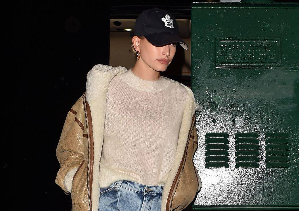 棒球帽怎樣配搭最好看?Gigi Hadid、Hailey Bieber等名模明星示範10個棒球帽穿搭 棒球帽怎樣配搭最好看?Gigi Hadid、Hailey Bieber等名模明星示範10個棒球帽穿搭