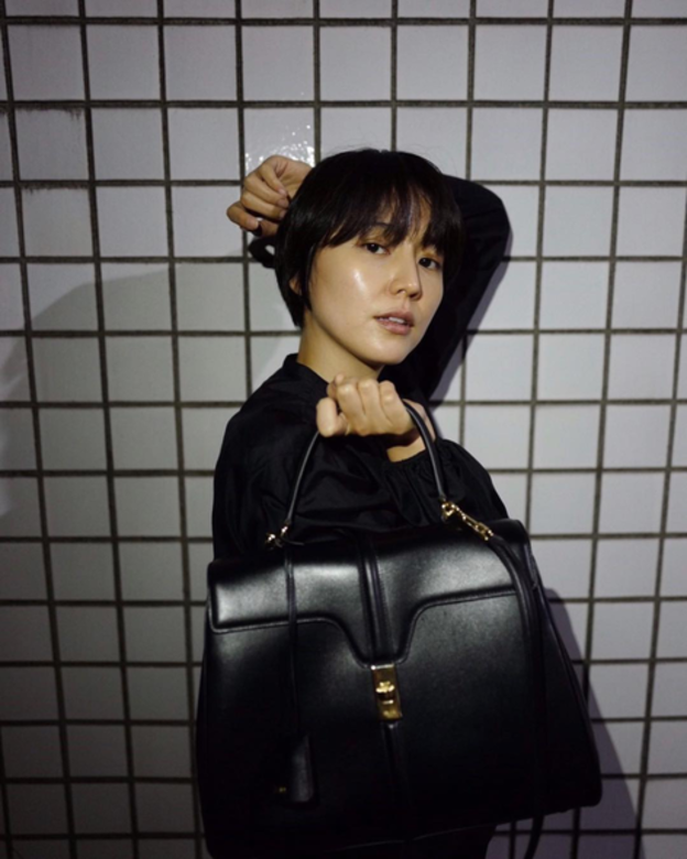 亞洲代表方面,則有日本紅星長澤正美支持。而她同樣選擇了全黑色的低 亞洲代表方面,則有日本紅星長澤正美支持。而她同樣選擇了全黑色的低